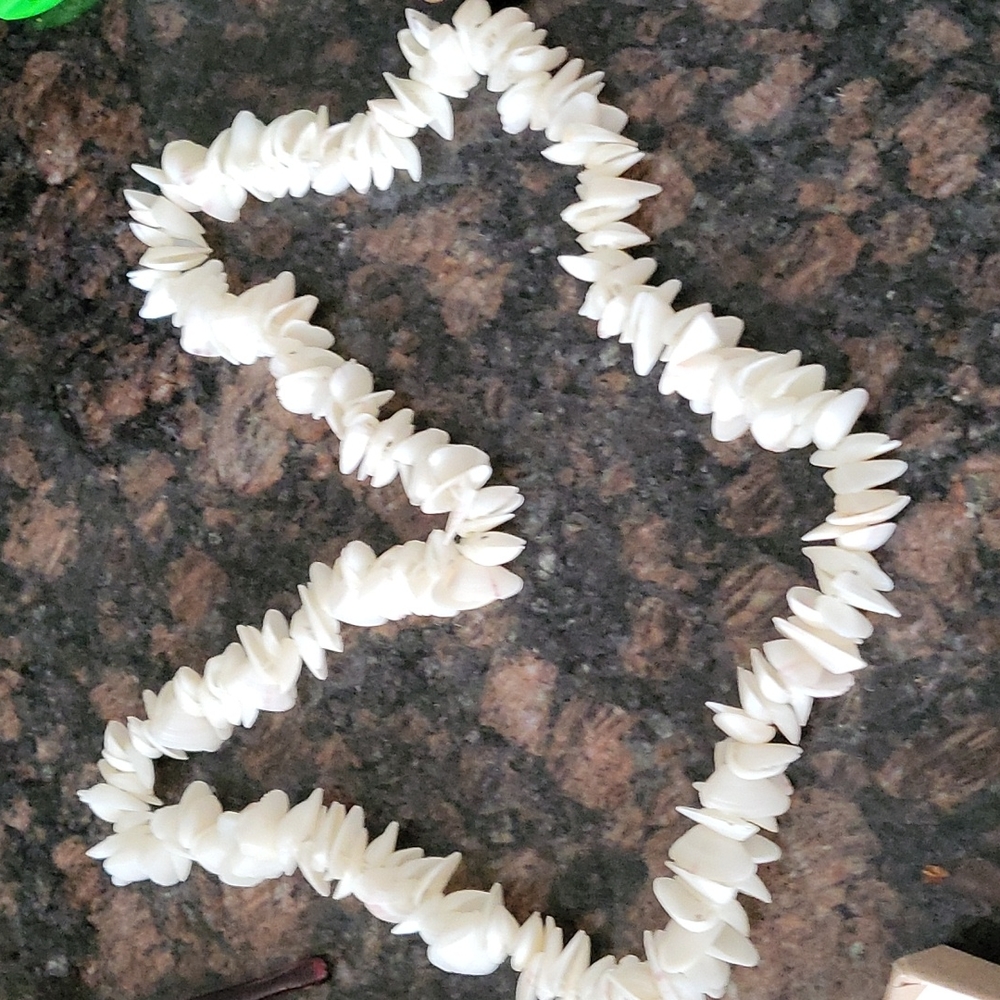 Seashell necklace - Picture 2 of 3